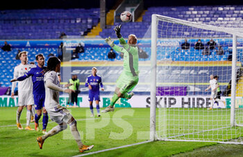 2020-11-02 - Leicester City goalkeeper Kasper Schmeichel (1) saves during the English championship Premier League football match between Leeds United and Leicester City on November 2, 2020 at Elland Road in Leeds, England - Photo Simon Davies / ProSportsImages / DPPI - LEEDS UNITED VS LEICESTER CITY - ENGLISH PREMIER LEAGUE - SOCCER