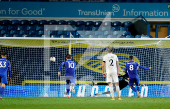2020-11-02 - Leicester City midfielder Youri Tielemans (8) scores the penalty to make the score 1-4 during the English championship Premier League football match between Leeds United and Leicester City on November 2, 2020 at Elland Road in Leeds, England - Photo Simon Davies / ProSportsImages / DPPI - LEEDS UNITED VS LEICESTER CITY - ENGLISH PREMIER LEAGUE - SOCCER