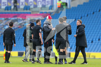 2020-11-28 - Liverpool manager Jurgen Klopp argues with linesman after VAR decision during the English championship, Premier League football match between Brighton and Hove Albion and Liverpool on November 28, 2020 at the American Express Community Stadium in Brighton and Hove, England - Photo Phil Duncan / ProSportsImages / DPPI - BRIGHTON AND HOVE ALBION VS LIVERPOOL - ENGLISH PREMIER LEAGUE - SOCCER