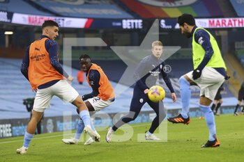 2020-11-28 - Kevin De Bruyne (c) of Manchester City warms up during the English championship Premier League football match between Manchester City and Burnley on November 28, 2020 at the Etihad Stadium in Manchester, England - Photo John Potts / ProSportsImages / DPPI - MANCHESTER CITY VS BURNLEY - ENGLISH PREMIER LEAGUE - SOCCER