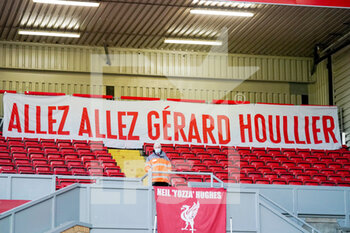 2020-12-27 - A general view of a banner in tribute to Gerard Houllier at Anfield before the English championship Premier League football match between Liverpool and West Bromwich Albion on December 27, 2020 at Anfield in Liverpool, England - Photo Malcolm Bryce / ProSportsImages / DPPI - LIVERPOOL VS WEST BROMWICH ALBION - ENGLISH PREMIER LEAGUE - SOCCER