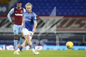 2021-01-01 - Everton midfielder Tom Davies during the English championship Premier League football match between Everton and West Ham United on January 1, 2021 at Goodison Park in Liverpool, England - Photo Craig Galloway / ProSportsImages / DPPI - EVERTON AND WEST HAM UNITED - ENGLISH PREMIER LEAGUE - SOCCER