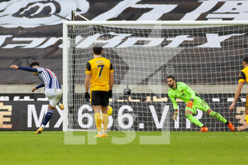 2021-01-16 - Matheus Pereira (12) of West Bromwich Albion scores from the penalty spot during the English championship Premier League football match between Wolverhampton Wanderers and West Bromwich Albion on January 16, 2021 at Molineux stadium in Wolverhampton, England - Photo Nigel Keene / ProSportsImages / DPPI - WOLVERHAMPTON WANDERERS VS WEST BROMWICH ALBION - ENGLISH PREMIER LEAGUE - SOCCER