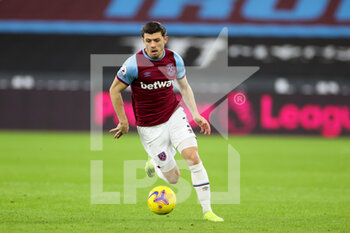 2021-01-19 - Aaron Cresswell (3) of West Ham United during the English championship Premier League football match between West Ham United and West Bromwich Albion on January 19, 2021 at the London Stadium in London, England - Photo Nigel Keene / ProSportsImages / DPPI - WEST HAM UNITED AND WEST BROMWICH ALBION - ENGLISH PREMIER LEAGUE - SOCCER