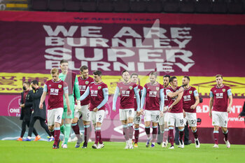 2021-01-27 - Burnley players walk out during the English championship Premier League football match between Burnley and Aston Villa on January 27, 2021 at Turf Moor in Burnley, England - Photo Kevin Warburton / A Moment in Sport / ProSportsImages / DPPI - BURNLEY AND ASTON VILLA - ENGLISH PREMIER LEAGUE - SOCCER
