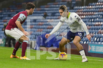 2021-01-27 - Aston Villa midfielder Jack Grealish (10) with the ball during the English championship Premier League football match between Burnley and Aston Villa on January 27, 2021 at Turf Moor in Burnley, England - Photo Kevin Warburton / A Moment in Sport / ProSportsImages / DPPI - BURNLEY AND ASTON VILLA - ENGLISH PREMIER LEAGUE - SOCCER