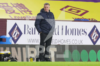 2021-01-27 - Aston Villa Manager Dean Smith during the English championship Premier League football match between Burnley and Aston Villa on January 27, 2021 at Turf Moor in Burnley, England - Photo Kevin Warburton / A Moment in Sport / ProSportsImages / DPPI - BURNLEY AND ASTON VILLA - ENGLISH PREMIER LEAGUE - SOCCER