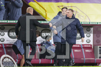 2021-01-27 - Burnley Manager Sean Dyche and Aston Villa Manager Dean Smith fist pump at the end of the English championship Premier League football match between Burnley and Aston Villa on January 27, 2021 at Turf Moor in Burnley, England - Photo Kevin Warburton / A Moment in Sport / ProSportsImages / DPPI - BURNLEY AND ASTON VILLA - ENGLISH PREMIER LEAGUE - SOCCER