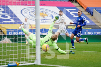 2021-01-31 - Leeds United defender Stuart Dallas (15) scores a goal to make the score 1-1 during the English championship Premier League football match between Leicester City and Leeds United on January 31, 2021 at the King Power Stadium in Leicester, England - Photo Malcolm Bryce / ProSportsImages / DPPI - LEICESTER CITY AND LEEDS UNITED - ENGLISH PREMIER LEAGUE - SOCCER