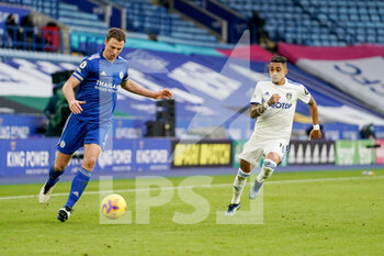 2021-01-31 - Leicester City defender Jonny Evans (6) and Leeds United forward Raphinha (18) during the English championship Premier League football match between Leicester City and Leeds United on January 31, 2021 at the King Power Stadium in Leicester, England - Photo Malcolm Bryce / ProSportsImages / DPPI - LEICESTER CITY AND LEEDS UNITED - ENGLISH PREMIER LEAGUE - SOCCER