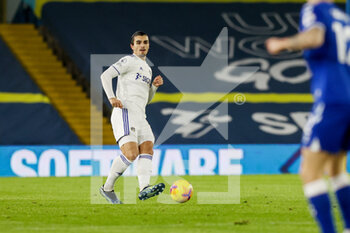 2021-02-03 - Leeds United defender Pascal Struijk (21) passes the ball during the English championship Premier League football match between Leeds United and Everton on February 3, 2021 at Elland Road in Leeds, England - Photo Simon Davies / ProSportsImages / DPPI - LEEDS UNITED AND EVERTON - ENGLISH PREMIER LEAGUE - SOCCER
