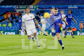2021-02-03 - Leeds United forward Raphinha (18) and Everton defender Lucas Digne (12) in action during the English championship Premier League football match between Leeds United and Everton on February 3, 2021 at Elland Road in Leeds, England - Photo Simon Davies / ProSportsImages / DPPI - LEEDS UNITED AND EVERTON - ENGLISH PREMIER LEAGUE - SOCCER