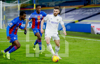 2021-02-08 - Leeds United defender Stuart Dallas (15) and Tyrick Mitchell of Crystal Palace during the English championship Premier League football match between Leeds United and Crystal Palace on February 8, 2021 at Elland Road in Leeds, England - Photo Simon Davies / ProSportsImages / DPPI - LEEDS UNITED AND CRYSTAL PALACE - ENGLISH PREMIER LEAGUE - SOCCER