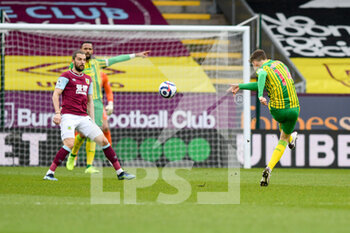 2021-02-20 - West Bromwich Albion defender Conor Townsend (14) takes a shot during the English championship Premier League football match between Burnley and West Bromwich Albion on February 20, 2021 at Turf Moor in Burnley, England - Photo Malcolm Bryce / ProSportsImages / DPPI - BURNLEY AND WEST BROMWICH ALBION - ENGLISH PREMIER LEAGUE - SOCCER