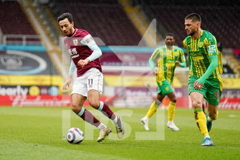 2021-02-20 - Burnley midfielder Dwight McNeil (11) in action during the English championship Premier League football match between Burnley and West Bromwich Albion on February 20, 2021 at Turf Moor in Burnley, England - Photo Malcolm Bryce / ProSportsImages / DPPI - BURNLEY AND WEST BROMWICH ALBION - ENGLISH PREMIER LEAGUE - SOCCER