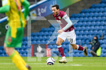 2021-02-20 - Burnley midfielder Dwight McNeil (11) during the English championship Premier League football match between Burnley and West Bromwich Albion on February 20, 2021 at Turf Moor in Burnley, England - Photo Malcolm Bryce / ProSportsImages / DPPI - BURNLEY AND WEST BROMWICH ALBION - ENGLISH PREMIER LEAGUE - SOCCER