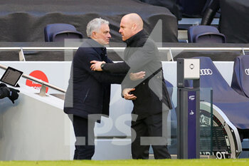 2021-02-28 - Jose Mourinho Head Coach of Tottenham Hotspur and Sean Dyche Manager of Burnley at full time during the English championship Premier League football match between Tottenham Hotspur and Burnley on February 28, 2021 at Tottenham Hotspur Stadium in London, England - Photo Nigel Keene / ProSportsImages / DPPI - TOTTENHAM HOTSPUR AND BURNLEY - ENGLISH PREMIER LEAGUE - SOCCER