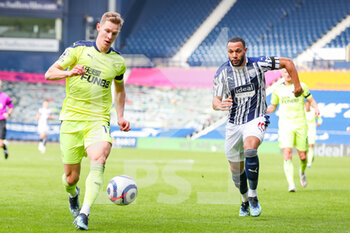2021-03-07 - Newcastle United defender Emil Krafth (17) and Matt Phillips of WBA during the English championship Premier League football match between West Bromwich Albion and Newcastle United on March 7, 2021 at The Hawthorns in West Bromwich, England - Photo Kevin Warburton / A Moment in Sport / ProSportsImages / DPPI - WEST BROMWICH ALBION AND NEWCASTLE UNITED - ENGLISH PREMIER LEAGUE - SOCCER