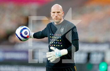 2021-04-05 - Wolverhampton Wanderers goalkeeper John Ruddy (21) warms up during the English championship Premier League football match between Wolverhampton Wanderers and West Ham United on April 5, 2021 at Molineux in Wolverhampton, England - Photo Simon Davies / ProSportsImages / DPPI - WOLVERHAMPTON WANDERERS VS WEST HAM UNITED - ENGLISH PREMIER LEAGUE - SOCCER