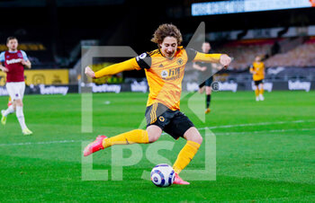 2021-04-05 - Wolverhampton Wanderers forward Fabio Silva (17) scores a goal 2-3 during the English championship Premier League football match between Wolverhampton Wanderers and West Ham United on April 5, 2021 at Molineux in Wolverhampton, England - Photo Simon Davies / ProSportsImages / DPPI - WOLVERHAMPTON WANDERERS VS WEST HAM UNITED - ENGLISH PREMIER LEAGUE - SOCCER
