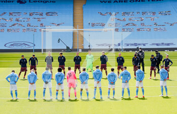 2021-04-10 - Two minutes silence for Duke of Edinburgh during the English championship Premier League football match between Manchester City and Leeds United on April 10, 2021 at the Etihad Stadium in Manchester, England - Photo Simon Davies / ProSportsImages / DPPI - MANCHESTER CITY AND LEEDS UNITED - ENGLISH PREMIER LEAGUE - SOCCER