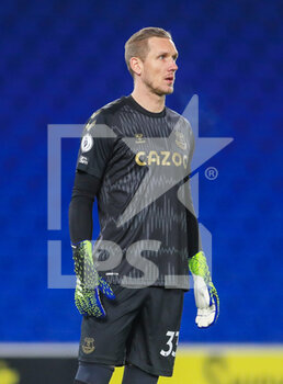2021-04-13 - Everton goalkeeper Robin Olsen during the English championship Premier League football match between Brighton and Hove Albion and Everton on April 12, 2021 at the American Express Community Stadium in Brighton and Hove, England - Photo Phil Duncan / ProSportsImages / DPPI - BRIGHTON VS HOVE ALBION AND EVERTON - ENGLISH PREMIER LEAGUE - SOCCER