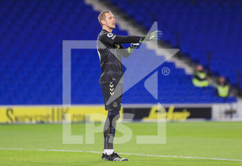 2021-04-13 - Everton goalkeeper Robin Olsen during the English championship Premier League football match between Brighton and Hove Albion and Everton on April 12, 2021 at the American Express Community Stadium in Brighton and Hove, England - Photo Phil Duncan / ProSportsImages / DPPI - BRIGHTON VS HOVE ALBION AND EVERTON - ENGLISH PREMIER LEAGUE - SOCCER