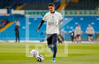 2021-04-19 - Leeds United midfielder Pablo Hernandez (19) warming up during the English championship Premier League football match between Leeds United and Liverpool on April 19, 2021 at Elland Road in Leeds, England - Photo Simon Davies / ProSportsImages / DPPI - LEEDS UNITED VS LIVERPOOL - ENGLISH PREMIER LEAGUE - SOCCER
