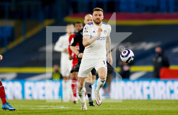 2021-04-19 - Leeds United defender Stuart Dallas (15) during the English championship Premier League football match between Leeds United and Liverpool on April 19, 2021 at Elland Road in Leeds, England - Photo Simon Davies / ProSportsImages / DPPI - LEEDS UNITED VS LIVERPOOL - ENGLISH PREMIER LEAGUE - SOCCER