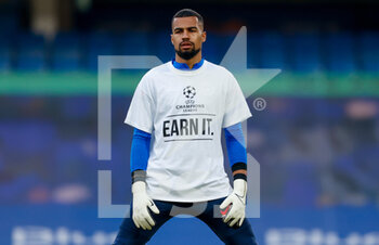2021-04-20 - Brighton and Hove Albion goalkeeper Roberto Sanchez (26) warming up wearing his ?Earn it? t-shirt during the English championship Premier League football match between Chelsea and Brighton and Hove Albion on April 20, 2021 at Stamford Bridge in London, England - Photo Simon Davies / ProSportsImages / DPPI - CHELSEA VS BRIGHTON AND HOVE ALBION - ENGLISH PREMIER LEAGUE - SOCCER