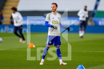 2021-04-26 - Leicester City midfielder James Maddison (10) warms up during the English championship Premier League football match between Leicester City and Crystal Palace on April 26, 2021 at the King Power Stadium in Leicester, England - Photo Nigel Keene / ProSportsImages / DPPI - LEICESTER CITY VS CRYSTAL PALACE - ENGLISH PREMIER LEAGUE - SOCCER