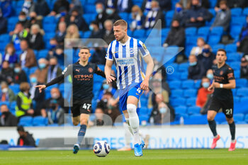 2021-05-18 - Brighton and Hove Albion defender Adam Webster during the English championship Premier League football match between Brighton and Hove Albion and Manchester City on May 18, 2021 at the American Express Community Stadium in Brighton and Hove, England - Photo Phil Duncan / ProSportsImages / DPPI - BRIGHTON AND HOVE ALBION VS MANCHESTER CITY - ENGLISH PREMIER LEAGUE - SOCCER