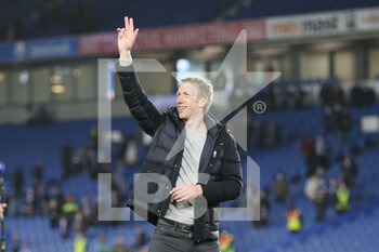 2021-05-18 - Brighton and Hove Albion manager Graham Potter applauds the fans during the English championship Premier League football match between Brighton and Hove Albion and Manchester City on May 18, 2021 at the American Express Community Stadium in Brighton and Hove, England - Photo Phil Duncan / ProSportsImages / DPPI - BRIGHTON AND HOVE ALBION VS MANCHESTER CITY - ENGLISH PREMIER LEAGUE - SOCCER