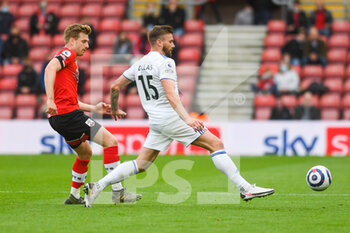 2021-05-18 - Southampton midfielder Stuart Armstrong (17) and Leeds United defender Stuart Dallas (15) in action during the English championship Premier League football match between Southampton and Leeds United on May 18, 2021 at the St Mary's Stadium in Southampton, England - Photo Malcolm Bryce / ProSportsImages / DPPI - SOUTHAMPTON VS LEEDS UNITED - ENGLISH PREMIER LEAGUE - SOCCER