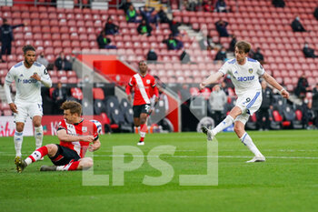 2021-05-18 - Leeds United forward Patrick Bamford (9) takes a shot during the English championship Premier League football match between Southampton and Leeds United on May 18, 2021 at the St Mary's Stadium in Southampton, England - Photo Malcolm Bryce / ProSportsImages / DPPI - SOUTHAMPTON VS LEEDS UNITED - ENGLISH PREMIER LEAGUE - SOCCER