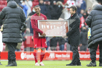 2021-05-23 - Liverpool midfielder Georginio Wijnaldum (5) comes out to a guard of honour from his team mates, an ovation from the fans and a presentation from the club during the English championship Premier League football match between Liverpool and Crystal Palace on May 23, 2021 at Anfield in Liverpool, England - Photo Craig Galloway / ProSportsImages / DPPI - LIVERPOOL VS CRYSTAL PALACE - ENGLISH PREMIER LEAGUE - SOCCER