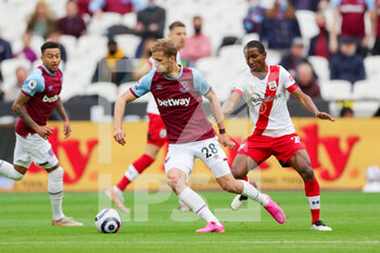 2021-05-23 - West Ham United midfielder Tomas Soucek during the English championship Premier League football match between West Ham United and Southampton on May 23, 2021 at the London Stadium in London, England - Photo Nigel Keene / ProSportsImages / DPPI - WEST HAM UNITED VS SOUTHAMPTON - ENGLISH PREMIER LEAGUE - SOCCER