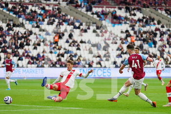 2021-05-23 - West Ham United midfielder Declan Rice (41) scores a goal 3-0 during the English championship Premier League football match between West Ham United and Southampton on May 23, 2021 at the London Stadium in London, England - Photo Nigel Keene / ProSportsImages / DPPI - WEST HAM UNITED VS SOUTHAMPTON - ENGLISH PREMIER LEAGUE - SOCCER