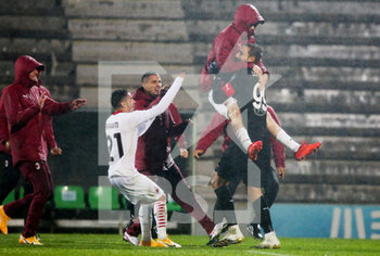 2020-10-01 - Milan players celebrate their victory after the penalty shoot-out with goalkeeper Gianluigi Donnarumma during the Europa League match between Rio Ave FC and AC Milan at Estadio dos Arcos, Vila do Conde, Portugal on 1 October 2020. - RIO AVE FC VS AC MILAN - UEFA EUROPA LEAGUE - SOCCER