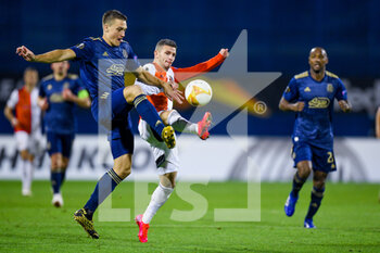 2020-10-22 - Mislav Orsic of Dinamo Zagreb, Bryan Linssen of Feyenoord during the UEFA Europa League, Group Stage, Group K football match between Dinamo Zagreb and Feyenoord Rotterdam on October 22, 2020 at Maksimir stadium in Zagreb, Croatia - Photo Yannick Verhoeven / Parallax Pictures / Orange Pictures / DPPI - DINAMO ZAGREB VS FEYENOORD ROTTERDAM - UEFA EUROPA LEAGUE - SOCCER