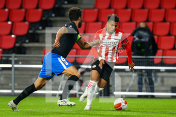 2020-10-22 - Donyell Malen of PSV Eindhoven and German of Granada during the UEFA Europa League, Group Stage, Group E football match between PSV Eindhoven and Granada CF on October 22, 2020 at Philips Stadion in Eindhoven, Netherlands - Photo Perry van de Leuvert / Orange Pictures / DPPI - PSV EINDHOVEN VS GRANADA CF - UEFA EUROPA LEAGUE - SOCCER