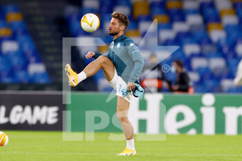 2020-10-22 - Dries Mertens of Napoli warms up before the UEFA Europa League, Group Stage, Group F football match between SSC Napoli and AZ Alkmaar on October 22, 2020 at Stadio San Paolo in Naples, Italy - Photo Marcel ter Bals / Orange Pictures / DPPI - SSC NAPOLI VS AZ ALKMAAR - UEFA EUROPA LEAGUE - SOCCER