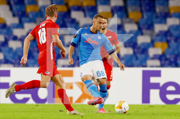 2020-10-22 - Stanislav Lobotka of Napoli and Dani de Wit of AZ during the UEFA Europa League, Group Stage, Group F football match between SSC Napoli and AZ Alkmaar on October 22, 2020 at Stadio San Paolo in Naples, Italy - Photo Marcel ter Bals / Orange Pictures / DPPI - SSC NAPOLI VS AZ ALKMAAR - UEFA EUROPA LEAGUE - SOCCER