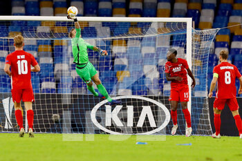 2020-10-22 - Goalkeeper Marco Bizot of AZ during the UEFA Europa League, Group Stage, Group F football match between SSC Napoli and AZ Alkmaar on October 22, 2020 at Stadio San Paolo in Naples, Italy - Photo Marcel ter Bals / Orange Pictures / DPPI - SSC NAPOLI VS AZ ALKMAAR - UEFA EUROPA LEAGUE - SOCCER