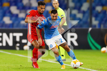 2020-10-22 - Matteo Politano of Napoli and Owen Wijndal of AZ during the UEFA Europa League, Group Stage, Group F football match between SSC Napoli and AZ Alkmaar on October 22, 2020 at Stadio San Paolo in Naples, Italy - Photo Marcel ter Bals / Orange Pictures / DPPI - SSC NAPOLI VS AZ ALKMAAR - UEFA EUROPA LEAGUE - SOCCER