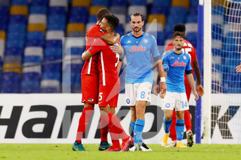 2020-10-22 - AZ players celebrate the victory at the end of the UEFA Europa League, Group Stage, Group F football match between SSC Napoli and AZ Alkmaar on October 22, 2020 at Stadio San Paolo in Naples, Italy - Photo Marcel ter Bals / Orange Pictures / DPPI - SSC NAPOLI VS AZ ALKMAAR - UEFA EUROPA LEAGUE - SOCCER