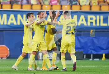 2020-10-22 - Paco Alcacer of Villarreal CF celebrates a goal with teammates during the UEFA Europa League, Group Stage, Group I football match between Villarreal and Sivasspor on October 22, 2020 at Estadio de la Ceramica in Vila-real, Spain - Photo Maria Jose Segovia / Spain DPPI / DPPI - VILLARREAL VS SIVASSPOR - UEFA EUROPA LEAGUE - SOCCER