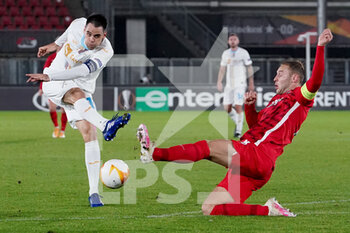 2020-10-29 - Domagoj Pavicic of HNK Rijeka, Teun Koopmeiners of AZ during the UEFA Europa League, Group Stage, Group F football match between AZ Alkmaar and HNK Rijeka on October 29, 2020 at Afas Stadium in Eindhoven, The Netherlands - Photo Henk Seppen / Orange Pictures / DPPI - AZ ALKMAAR VS HNK RIJEKA - UEFA EUROPA LEAGUE - SOCCER
