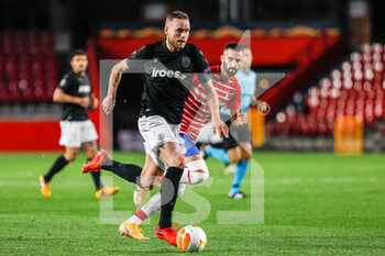2020-10-29 - Sverrir Ingi Ingason of Paok and Maxime Gonalons of Granada during the UEFA Europa League, Group Stage, Group E football match between Granada CF and Paok FC on October 29, 2020 at Los Carmenes Stadium in Granada, Spain - Photo Joaquin Corchero / Spain DPPI / DPPI - GRANADA CF VS PAOK FC - UEFA EUROPA LEAGUE - SOCCER