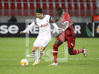 2020-10-29 - Heung-Min Son of Tottenham, Abdoulaye Seck of Antwerp during the UEFA Europa League, Group Stage, Group J football match between Royal Antwerp and Tottenham Hotspur on October 29, 2020 at Bosuilstadion in Antwerp, Belgium - Photo Jean Catuffe / DPPI - ROYAL ANTWERP VS TOTTENHAM HOTSPUR - UEFA EUROPA LEAGUE - SOCCER